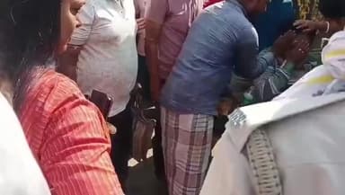 কেশপুর: বিধায়ক তথা প্রতিমন্ত্রীর মানবিক মুখ,পথ দুর্ঘটনায় আহত ব্যক্তির পাশে দাঁড়ালেন কেশপুরের বিধায়ক