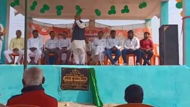 काराकाट: काराकाट प्रखंड के बदीलाडीह गांव में शहीद गरुड़ कमांडो ज्योति प्रकाश निराला की आठवीं पुण्यतिथि पर श्रद्धांजलि सभा