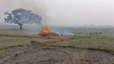 कुढ़नी: कुढ़नी प्रखंड के खलिलपुर नवोदय विद्यालय चौर में किसानों द्वारा पराली जलाने का मामला सामने आया