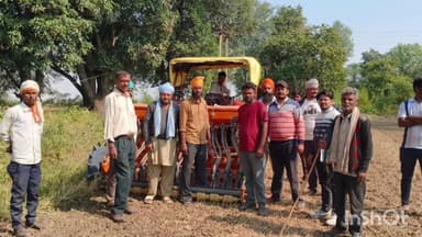 अशोक नगर: पराली प्रबंधन के लिए किसानों को किया जागरूक, गांवों में चौपाल लगाकर नरवाई जलाने के नुकसान बताए