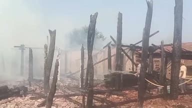 ડેડીયાપાડા: અરેઠી ગામે આગ બે ઘરોમાં આગ લાગતા ત્રણ પશુઓ બડીને ભડથું