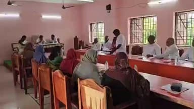 இளையாங்குடி: இளையான்குடி பேரூராட்சியில் நடைபெற்ற கவுன்சிலர் கூட்டம்