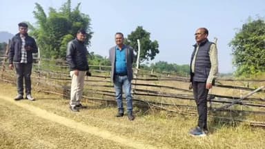 बिशुनपुर: निदेशक लेखा प्रशासन द्वारा बिशनपुर प्रखंड कार्यालय का औचक निरीक्षण किया गया