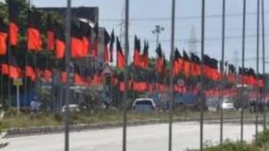 செங்கல்பட்டு: வண்டலூரில் திமுக கொடிக்கம்பம் சரிந்து மோட்டார் சைக்கிள் ஓட்டுநருக்கு காயம்