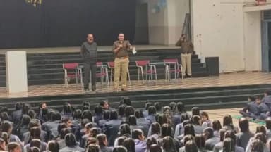 देवास: देवास के बीसीएम स्कूल में पुलिस ने चलाया जागरूकता अभियान