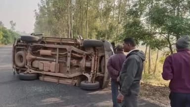 କରଞ୍ଜିଆ: ମାଣିକପୁର ଦମକ ନିକଟରେ ରାସ୍ତାରେ ସ୍କୋରପି ଓଲଟାଇଲା ଗୋଠଛଡ଼ା ଦନ୍ତାହାତୀ