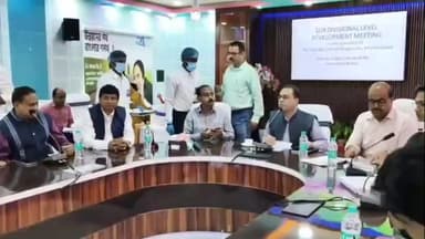 ভরতপুর ১: উন্নয়নহীন ভরতপুরে প্রশ্নের ঝড়, সময়সীমা বেঁধে কঠোর নির্দেশ জেলা শাসকের