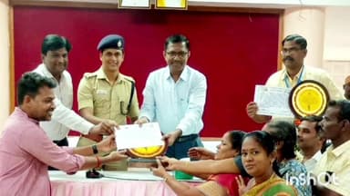 அரியலூர்: பெருந்திரள் பனைவிதைகள் நடும் பணியில், சிறப்பாக களப்பணியாற்றிய அரசு பணியாளர்களுக்கு, ஆட்சியரகத்தில் கேடயம்