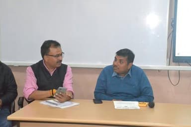 विशेष गहन पुनरीक्षण के प्रति जन जागरूकता बढ़ाएँ — कलेक्टर श्री सिंह
कलेक्टर एवं जिला निर्वाचन अधिकारी श्री सिंह ने स्टै...