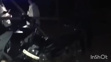 કતારગામ: સરથાણા વિસ્તારમાં ચાલતા દારૂના અડ્ડા પર કોંગ્રેસ સમિતિના પ્રમુખ ની આગેવાનીના દારૂના અડ્ડા પર જનતા રેડ કરવામાં આવી.