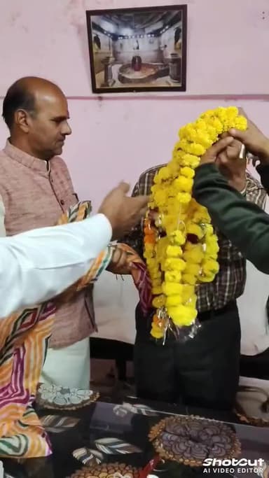 सुसनेर नगर में नगर परिषद के मुख्य पालन अधिकारी का जन्म दिवस परिषद के ही कर्मचारियों के द्वारा मनाया गया कईजनप्रतिनिधि भी