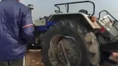 किशनगंज: किशनगंज में ट्रॉले ने मक्का से भरी ट्रैक्टर-ट्रॉली को मारी टक्कर, एक व्यक्ति की हुई मौत