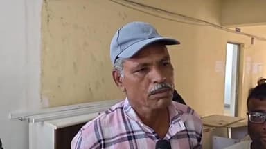 આમોદ: આમોદમાં ખેડૂતોને વળતરના ધક્કા, મામલતદાર કચેરીએ સર્વર ડાઉન રહેતા ખેડૂતોમાં ભારે રોષ.