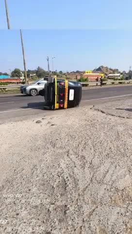 खंडाळा: केसुर्डी नजिक रिक्षा आणि दुचाकीचा अपघात जखमींना रुग्णालयात उपचारासाठी दाखल