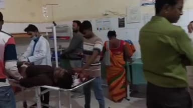 सीतापुर: औरंगाबाद के पास तेज रफ्तार डीसीएम ने एक मोटरसाइकिल को मारी जोरदार टक्कर, एक व्यक्ति गंभीर रूप से घायल, लखनऊ रेफर