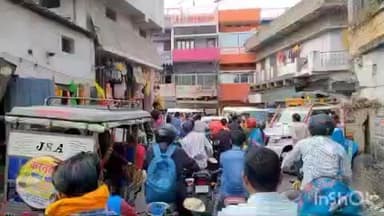 अमनौर: अमनौर बाजार में गलत रूट क्रॉसिंग से घंटों लगा जाम