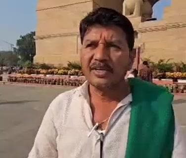 ರಬಕವಿ-ಬನಹಟ್ಟಿ: ಸಮೀರವಾಡಿ ಸಕ್ಕರೆ ಕಾರ್ಖಾನೆ ಆವರಣದಲ್ಲಿನ ಬೆಂಕಿ ಪ್ರಕರಣ,ಕಾಶೀಯಾತ್ರೆಯಲ್ಲಿರುವ ರೈತ ಮುಖಂಡನ ಮೇಲೂ ಎಫ್.ಐ.ಆರ್