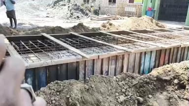 விருதுநகர்: கழிவுநீர் கால்வாய் அமைக்கும் பணிக்கு பொதுமக்கள் எதிர்ப்பு தெரிவித்து போராட்டம்