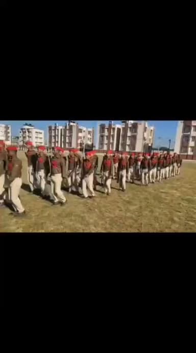 पुलिस केंद्र अररिया में प्रशिक्षण कर रहें नवनियुक्त पुलिस कर्मियों का परेड का किया गया आयोजन