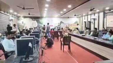 सीतापुर: सदर तहसील पहुंची राज्य महिला आयोग की सदस्य सुनीता कुमारी ने जन चौपाल लगाकर महिलाओं की समस्याएं सुनीं