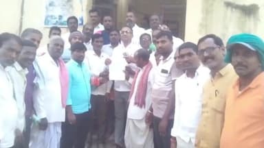 మద్నూర్: సోయా కొనుగోలు కేంద్రంలో అధికారులు తనిఖీ చేయాలి, తహసిల్దార్ కు వినతి పత్రం అందజేసిన రైతులు