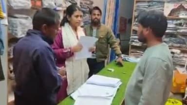 मानपुर: रजिस्ट्रीकरण अधिकारी मानपुर ने बरतराई, कोडार एवं बिजौरी मतदान केंद्रों पर चल रहे SIR कार्य का किया निरीक्षण