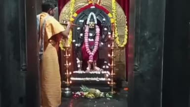 ಮಳವಳ್ಳಿ: ಗುಂಡಾಪುರದ ಬೆಟ್ಟದ ತಪ್ಪಲಿನಲ್ಲಿ ನೆಲೆಸಿರುವ ಬೆಟ್ಟದ ರಸಮ್ಮನಿಗೆ ವಿಶೇಷ ಪೂಜೆ, ನಿಶ್ಚಲಾನಂದನಾಥಸ್ವಾಮೀಜಿ ಭಾಗಿ