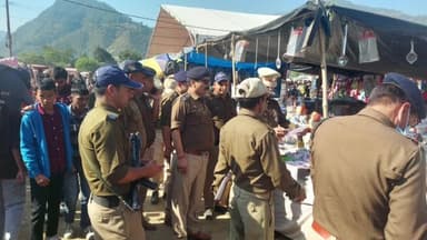 कर्णप्रयाग: सत्यापन में लापरवाही बरतने पर 20 व्यापारियों के खिलाफ चालानी कार्रवाई, 800 से अधिक व्यक्तियों का किया गया सत्यापन