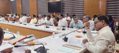 ಹಾನಗಲ್: ಬೆಂಗಳೂರಿನಲ್ಲಿ ನಡೆದ ಸ್ಥಳೀಯ ಸಂಸ್ಥೆಗಳ ಸಭೆಯಲ್ಲಿ ಶಾಸಕ ಮಾನೆ ಭಾಗಿ