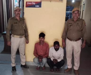 सीकरी: सीकरी पुलिस ने अवैध शराब की बिक्री करते हुए दो आरोपियों को दबोचा, चोरी की दो मोटरसाइकिल भी बरामद