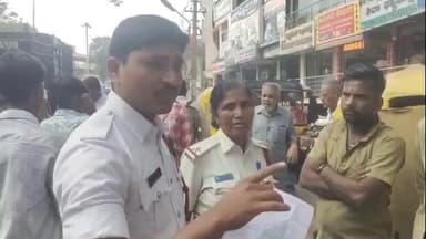 ಧಾರವಾಡ: ನಗರದ ಸಿಟಿ ಬಸ್ ನಿಲ್ದಾಣ ಸೇರಿದಂತೆ ವಿವಿಧ ಕಡೆಗಳಲ್ಲಿ ಕಾಲೇಜು ವಿದ್ಯಾರ್ಥಿನಿಯರನ್ನು ಚುಡಾಯಿಸುವ ಆಟೋ ಚಾಲಕರಿಗೆ ಪೊಲೀಸರಿಂದ ಎಚ್ಚರಿಕೆ