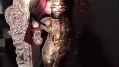 పెదపూడిలో సోమేశ్వరుడిని తాకిన సూర్యకిరణాలు