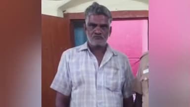 நத்தம்: நத்தம் அருகே அரசால் தடை செய்யப்பட்ட ரூ.11,50,000 ஆயிரம் மதிப்புள்ள 7500 லாட்டரி சீட்டுகள் பறிமுதல், ஒருவர் கைது