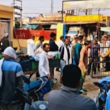 लक्ष्मणगढ़: लक्ष्मणगढ़ नगर पालिका ने शिकायत पर कार्रवाई करते हुए सड़क पर रेहड़ियों के कांटे किए चालान