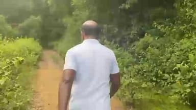 ஏற்காடு: சொடப்பாடி உள்ளிட்ட பல்வேறு பகுதிகளுக்கு 25 கிலோமீட்டர் நடந்து சென்று மக்களே தேடி மருத்துவம் குறித்து கேட்டு அறிந்த அமைச்சர்