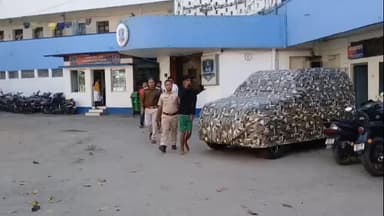 মাটিগাড়া: হঠাৎ কলোনি এলাকা থেকে ডাকাতির উদ্দেশ্যে জড়ো হওয়া ৪ দূষ্কৃতী গ্রেফতার