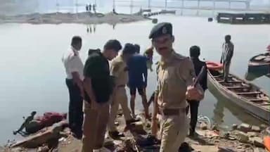 કામરેજ: RFO સોનલ સોલંકી ફાયરિંગ કેસ,કામરેજ નજીક તાપી નદીમાં મોબાઈલની શોધખોળ હાથ ધરવામાં આવી