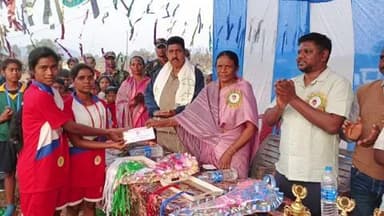 सोनुआ: गुदड़ी के राजगांव में महिला फुटबॉल में संत अगस्तीन एवं पुरुष हॉकी में ओजी मिलन क्लब विजेता बने