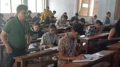 પારડી: પારડીવાલા કોલેજમાં સીસીટીવી સુરક્ષા હેઠળ શાંતિપૂર્ણ માહોલ માં પરીક્ષા યોજાઈ