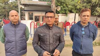 🔴 ब्रेकिंग न्यूज़ 🔴
गोण्डा: डग्गामार वाहनों पर कार्रवाई के बाद 5 पुलिसकर्मी लाइन हाजिर — आईजी अमित पाठक का सख्त संदेश
...