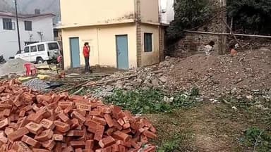 जोशीमठ: रोक के बावजूद ज्योतिर्मठ खंड विकास कार्यालय में हो रहा था निर्माण, डीएम ने निर्माण को लेकर की रिपोर्ट तलब