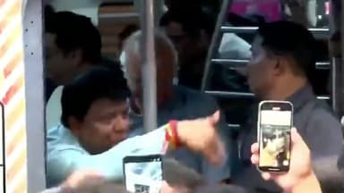 महाराष्ट्र नवनिर्माण सेनेचे अध्यक्ष राज ठाकरे चर्चगेट रेल्वे स्टेशनवर दाखल