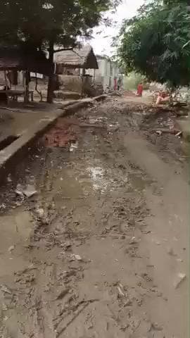 ग्राम पंचायत मेवा रामनगर जिला सीतापुर में कई महीनों से खराब पड़ी सड़के !
ग्राम प्रधान नहीं ले रहे कोई एक्शन ?????