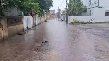 રાણપુર: રાણપુર શહેર સહિત તાલુકામાં ધોધમાર વરસાદ રસ્તા ઉપર વરસાદી પાણી ફરી વળ્યા