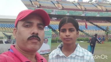 पिपरा: बरवाडीह की छात्रा दीपाली सिंह ने हर्डल राज्यस्तरीय खेल में तीसरा स्थान हासिल किया