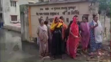 વેરાવળમા ગંગાનગરમા આવેલ આવાસયોજનામા ગંદકીનુ સામ્રાજ્ય રોગચાળો ફાટી નીકળવાની દહેશત આપની ટીમ મુલાકાતે પહોચી આપી વિગતો