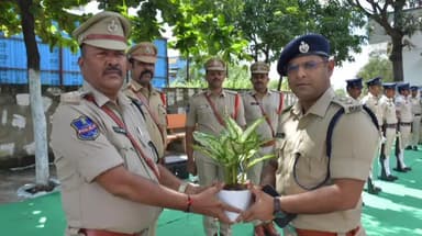 ఆందోల్: రాయికోడ్ పోలీస్ స్టేషన్ ను తనిఖీ చేసిన ఎస్పీ పారితోష్ పంకజ్