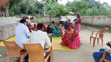 हुसैनगंज: हुसैनगंज प्रखंड में जीविका दीदियों ने कम मतदान वाले केंद्रों पर मतदाताओं को किया जागरूक