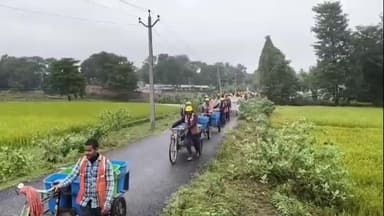 शंकरपुर: स्वच्छता कर्मियों ने संभाली लोकतंत्र की जिम्मेदारी, मतदाताओं को जागरूक करने के लिए लोगों को किया प्रेरित