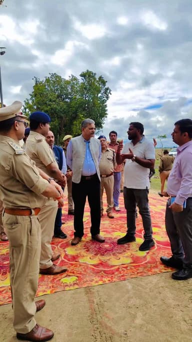 आज सोहगीबरवा जंगल सफारी का 25/26 सत्र उद्घाटन सदर विधायक श्री जय मंगल कनौजिया जी , क्षेत्रीय अधिकारी श्री ऐ के सिंहा जी, डीएफओ निरंजन सर्वे जी के द्वारा हुआ ।
#forest #maharajganj #chauk #sohgibarwajunglesafari #explore #nature @jaimangal_